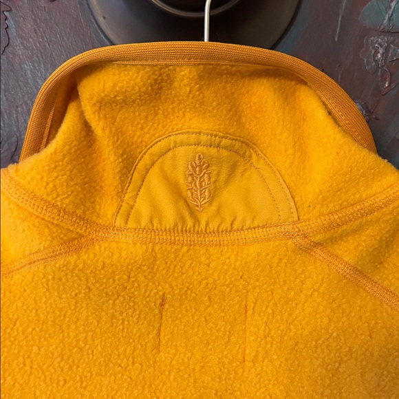 Women’s Free People Movement Yellow Cropped Fleece Vest - Picture 5 of 8